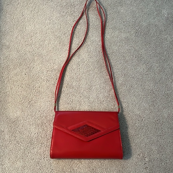 Beautiful Soft Italian Leather Purse with Decorative crocodile accent. - Picture 10 of 11